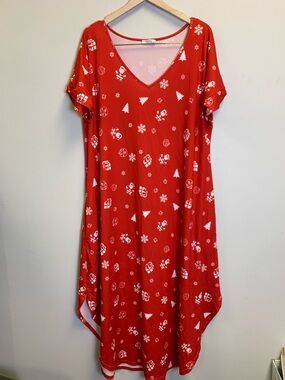 Ekouaer Red V-Neck Nightgown with Festive Print